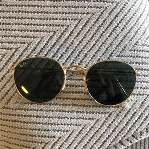 LIKE NEW! Round Gold Frame Ray-ban